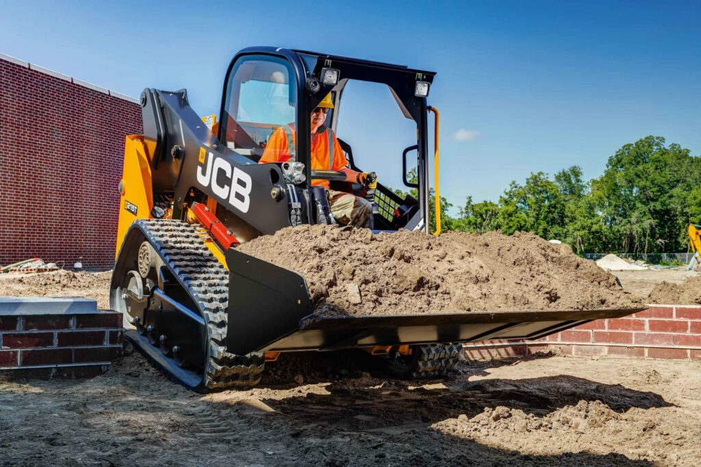 210T-Compact-Track-Loader