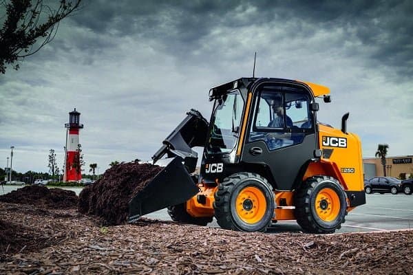 250-Compact-Track-Loader-2