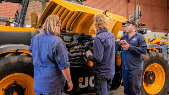 Bunbury Machinery Agriculture and Construction&nbsp; Workshop Service Team