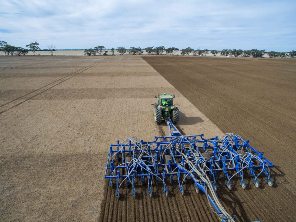 Black Series – Mounted Air Seeders