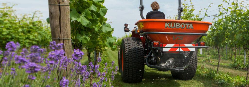 Kubota VS Pendulum Spreader