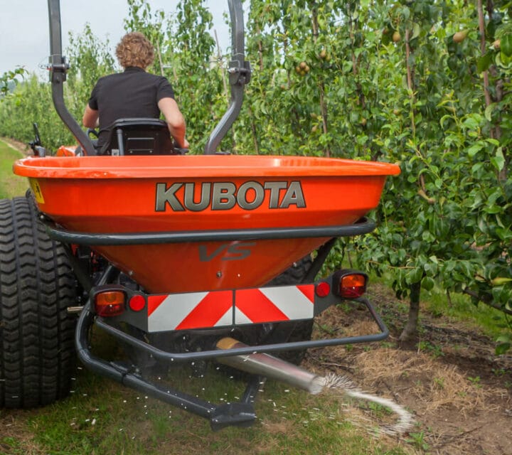 Kubota VS Pendulum Spreader